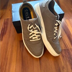 ColeHaan Mens Stormcloud
CanvasSneakers
>>>Worn once<<<<